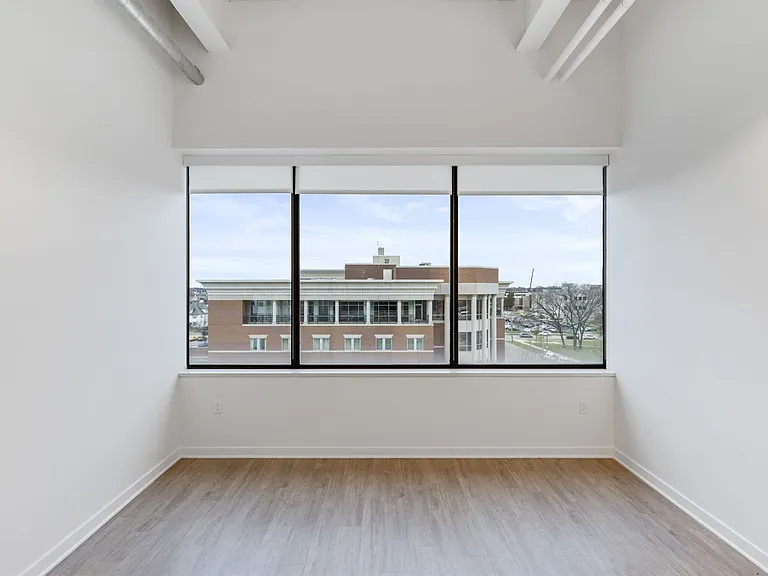 501 S Capitol Ave — Photo 106