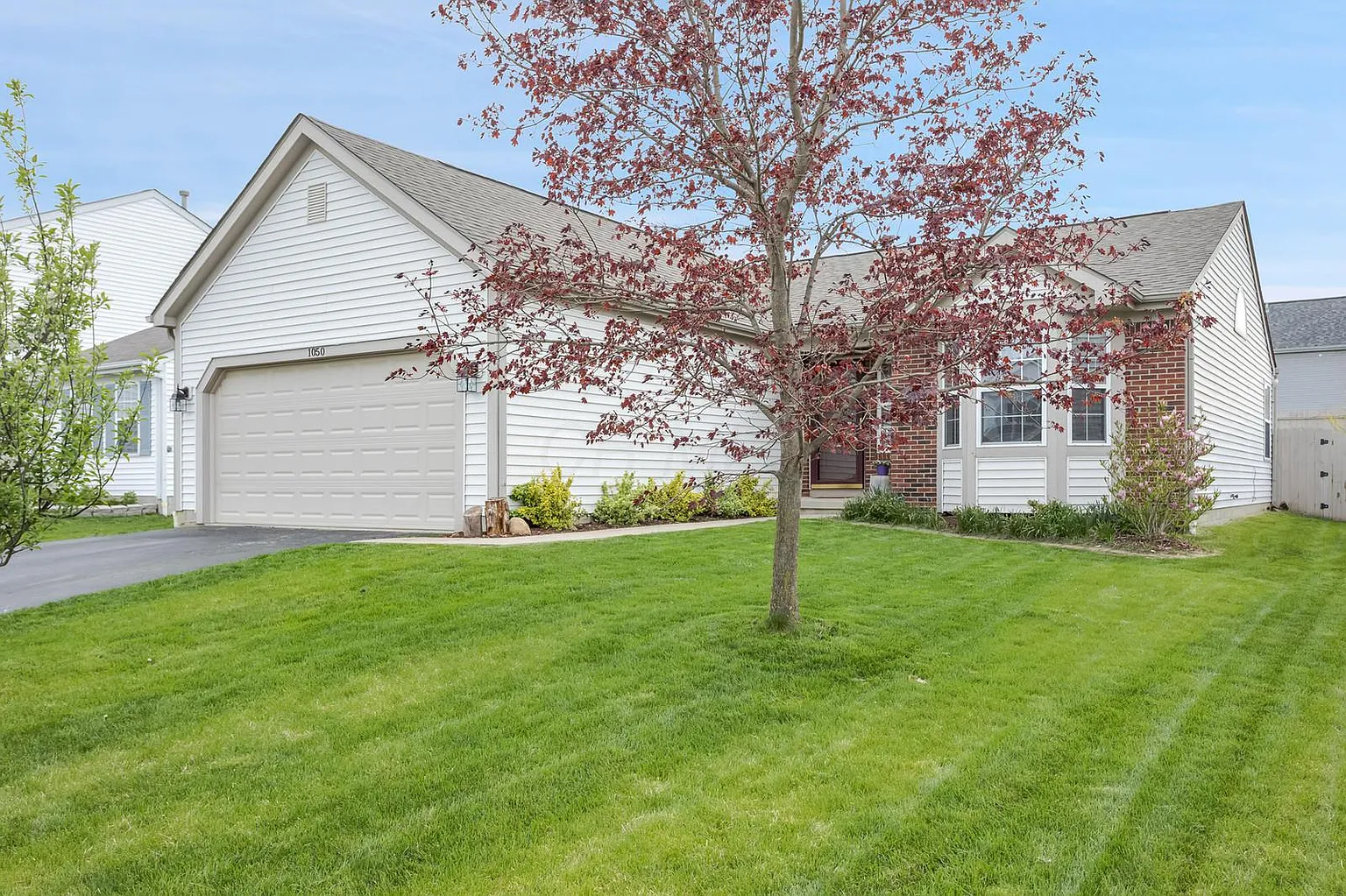 1050 Crossbrook Blvd photo 1