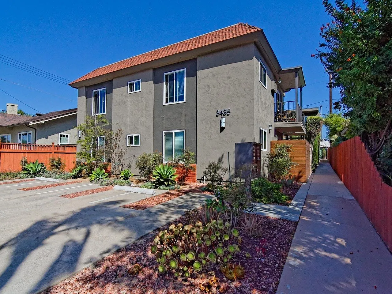 3435 Grim Ave — Photo 2