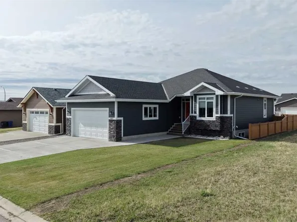 3007 N 23rd St, Nanton, AB T0L 1R0