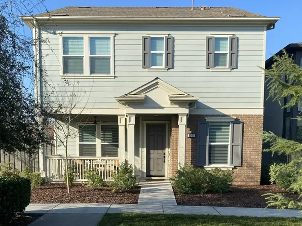 3509 McKinley Village Way, Sacramento, CA 95816