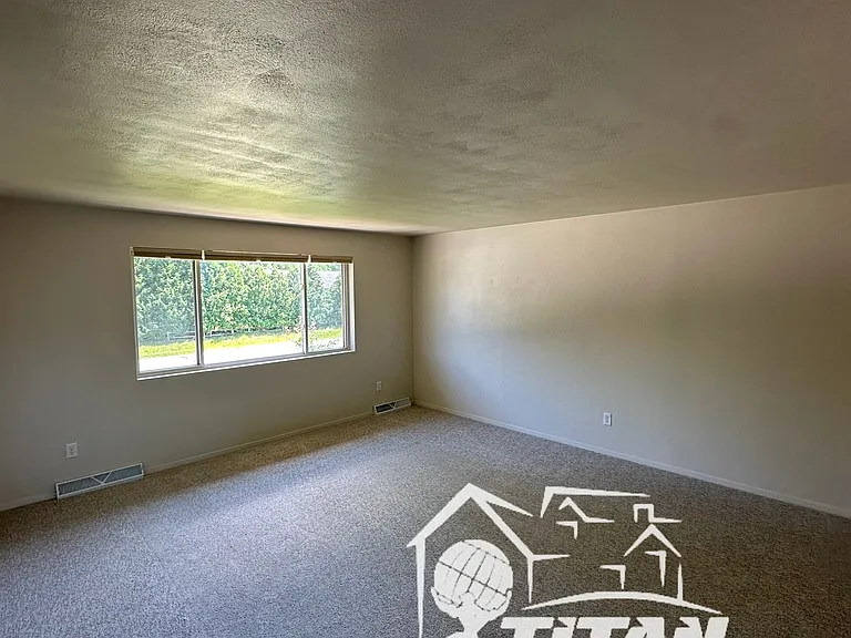 1546 Manitowoc Rd #2 — Photo 14