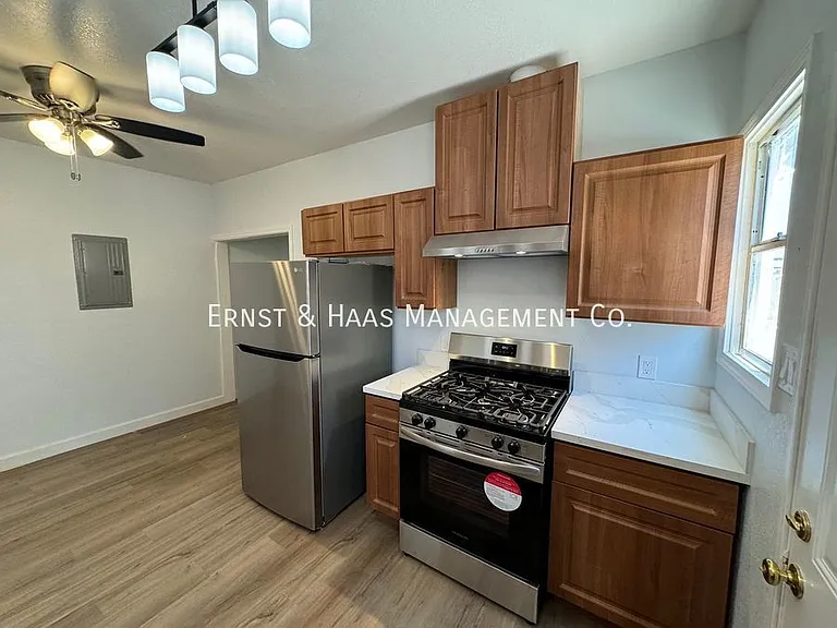 1405 1/2 Olive Ave — Photo 5