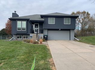 21104 Old Coach Rd, Elkhorn, NE 68022