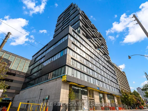 195 McCaul St #619, Toronto, ON M5T 0E5