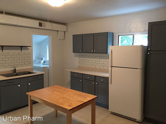 5th image of 463 Houseman Ave NE #2