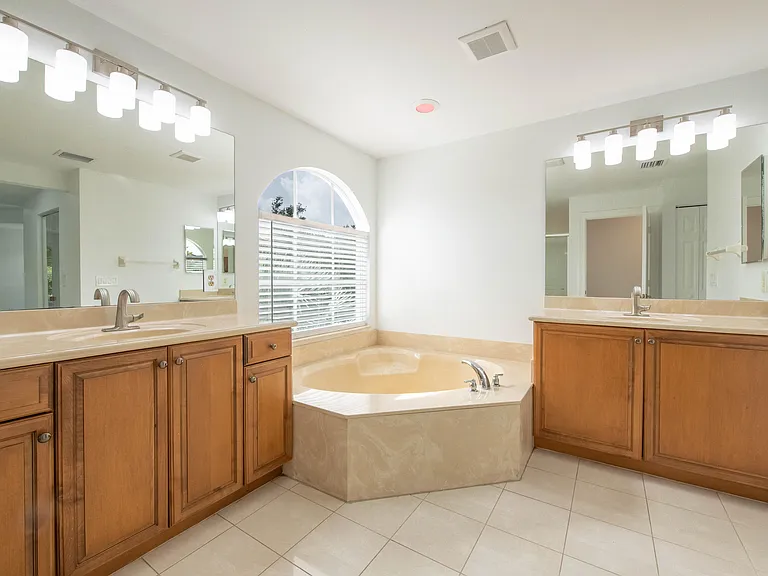 4668 SW 183rd Ave — Photo 16