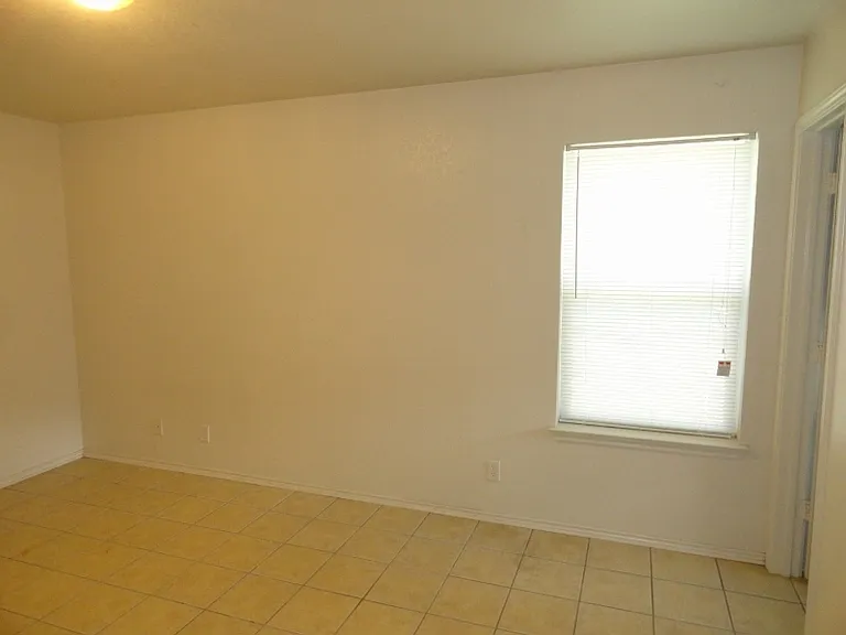 311 Jeff Gordon Dr — Photo 14