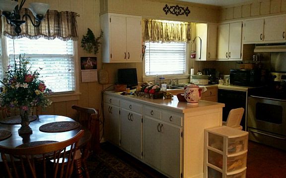5th image of 616 E Lane Dr