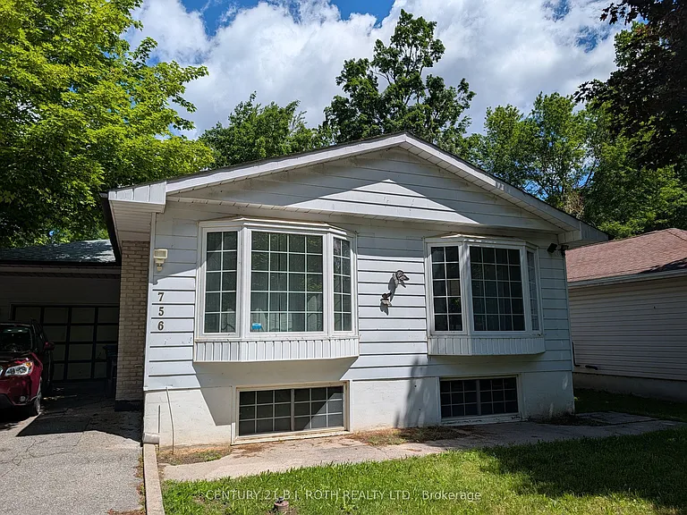 756 Hastings Ave — Photo 1