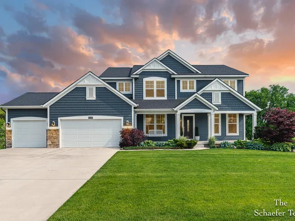 12150 Apple Cart Ln, Lowell, MI 49331