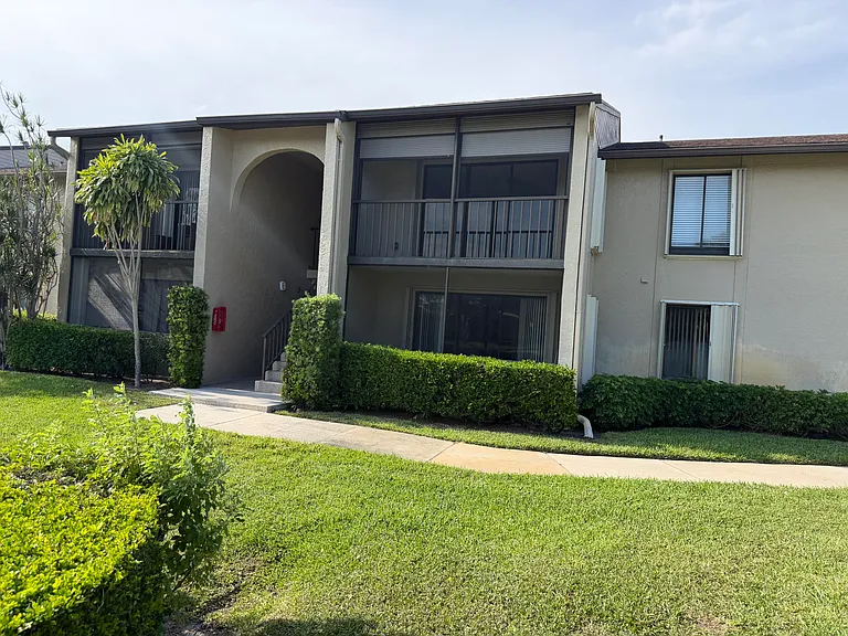 726 Sunny Pine Way #B2 — Photo 1
