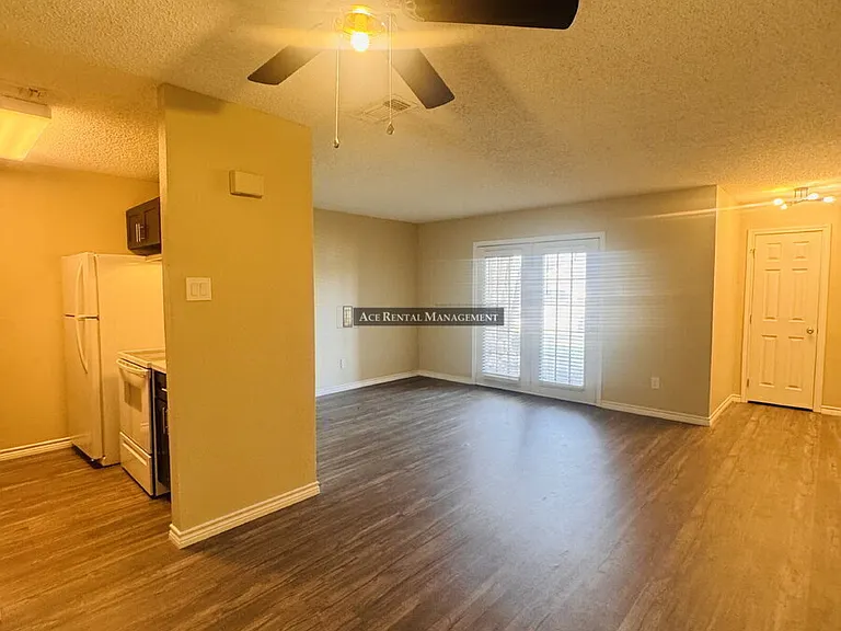 6824 Camden Ln #3 — Photo 4