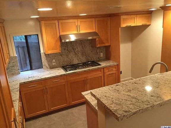 5th image of 333 N Kenwood St APT C