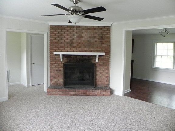 3rd image of 207 Christian Dr