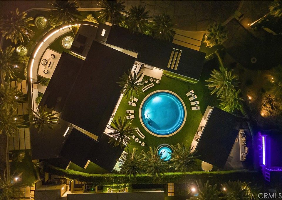 1st image of 8 Makena Ln