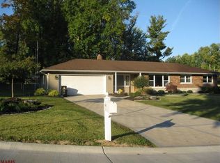 10413 Wisteria Ln, Saint Louis, MO 63126