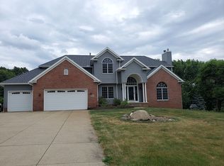 508 Roland Hills Dr, Mogadore, OH 44260