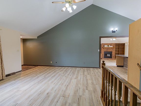 5th image of 2430 Village Ln