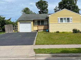 46 Haverford Rd, Hicksville, NY 11801