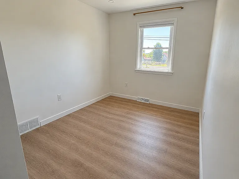 1047 Letort Rd — Photo 9