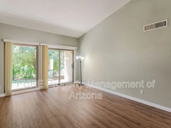 4709 W Continental Dr, Glendale, AZ 85308