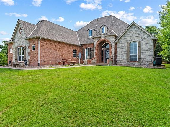 3rd image of 6405 Valley Ridge Dr