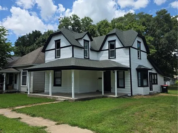 315 W 3rd Ave, Garnett, KS 66032