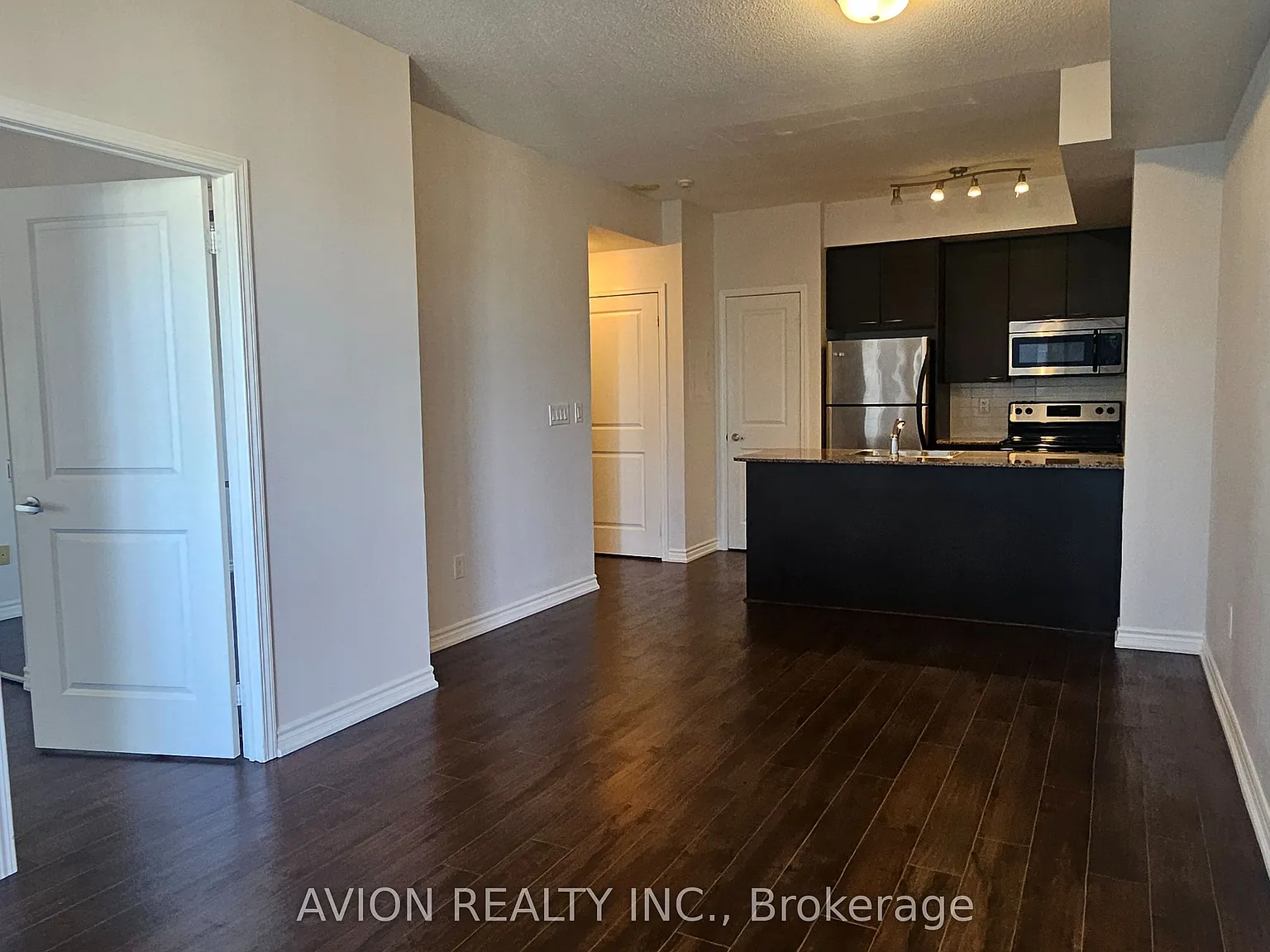 1 bed, $2,300 — Photo 4