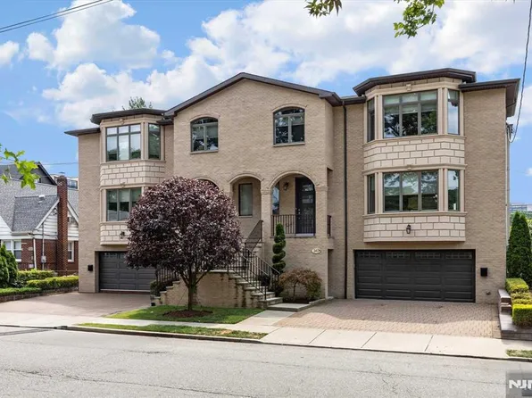338 Coolidge Ave, Fort Lee, NJ 07024