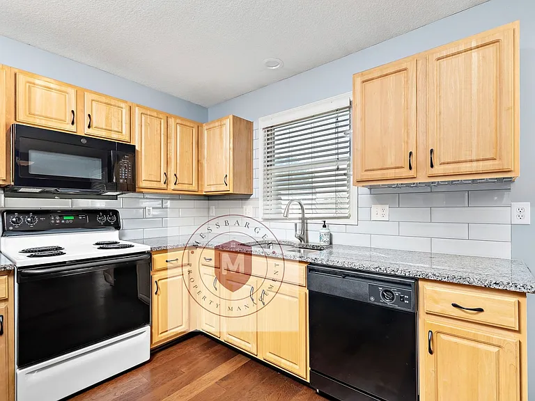 13007 Washington Ct — Photo 12