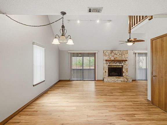 5th image of 84 Hidden Cove Ct
