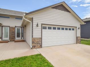 1612 E 69th St N, Sioux Falls, SD 57104