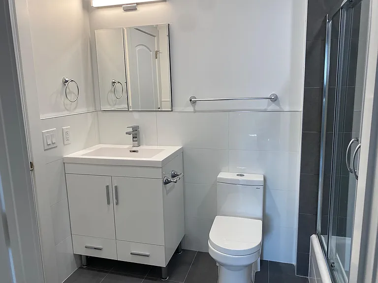79 Forest St #4 — Photo 8