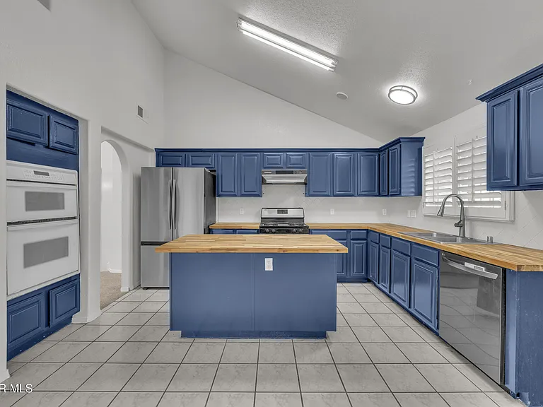 1325 Whirlaway Dr — Photo 8