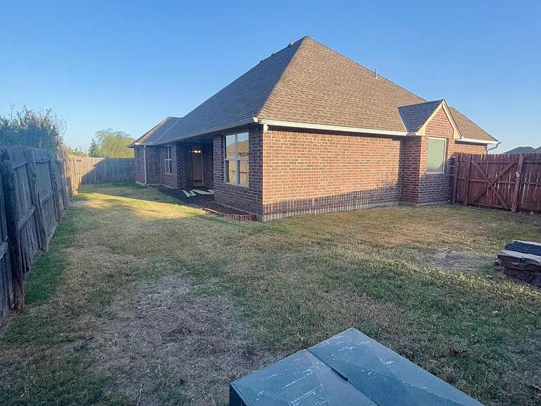 819 Rickwood Cir — Photo 27