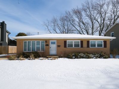 1415 S Chestnut Dr, Mount Prospect, IL, 60056