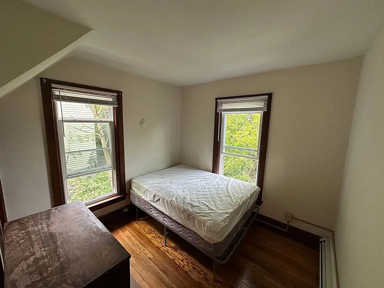 310-312 S Aurora Street — Photo 12