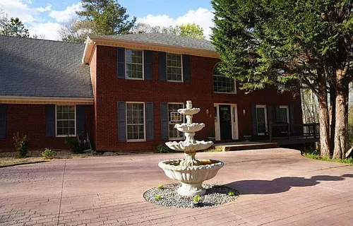 5043 Blackberry Ln Photo 1