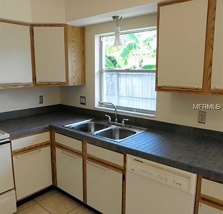 4th image of 3321 Netherwood Dr