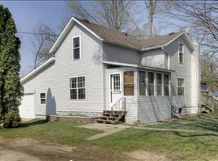307 W Bennett St, Three Rivers, MI 49093