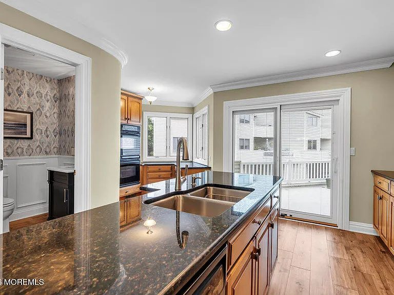 55 Sunset Ave — Photo 27