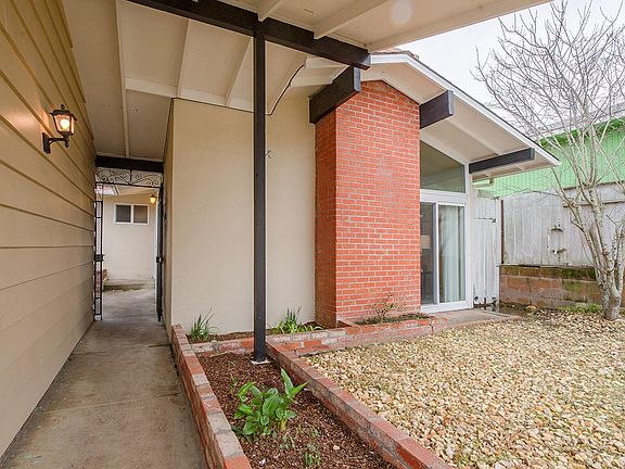 3rd image of 2395 Erin Pl