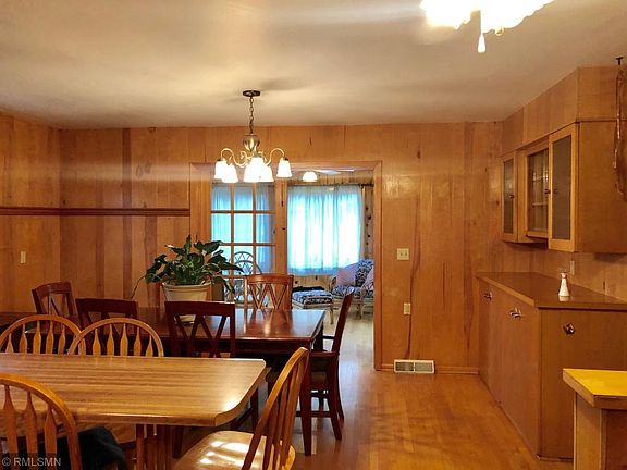 2nd image of 115 3rd Ave NE