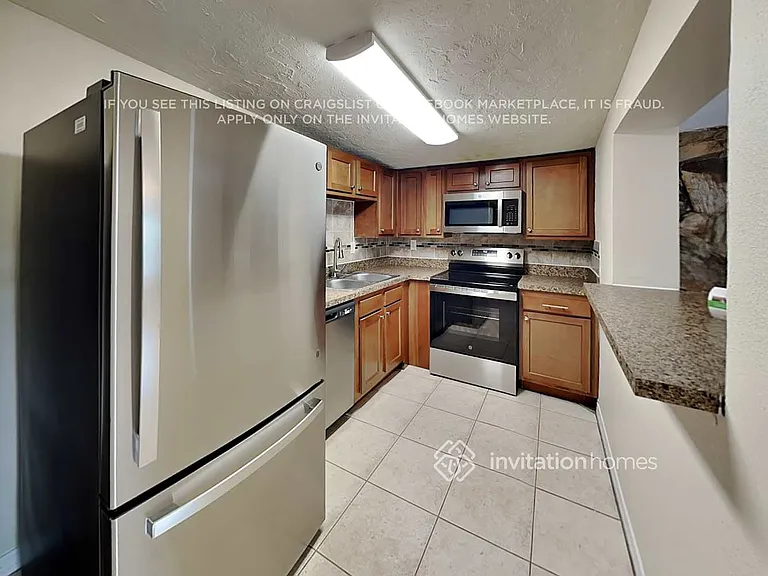 15149 Harding Ave — Photo 7