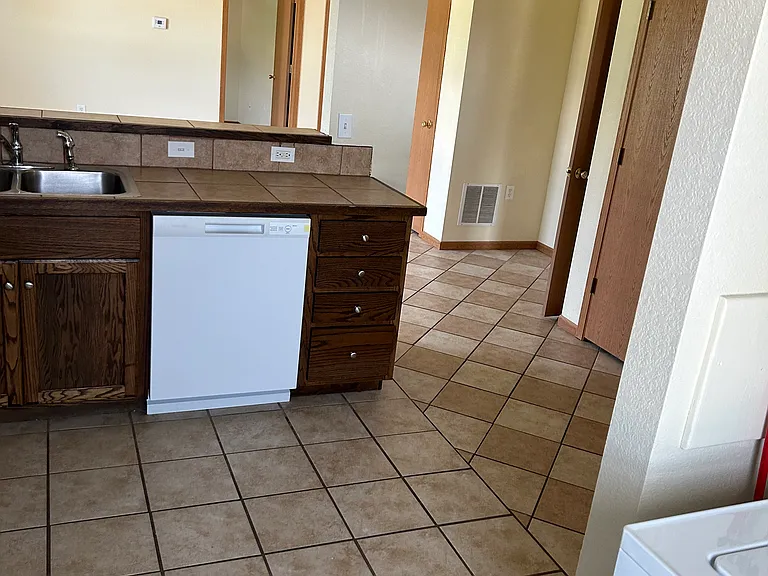 107 SE D Hwy #C — Photo 7
