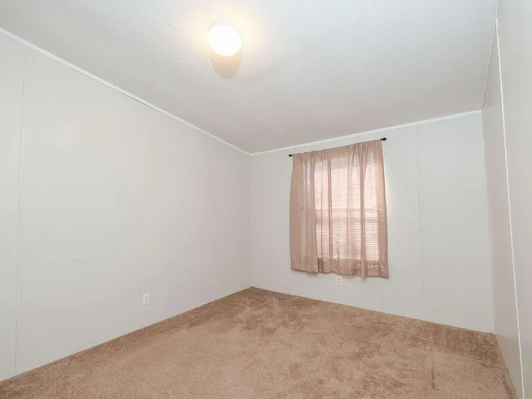 1483 Kemp Rd — Photo 12