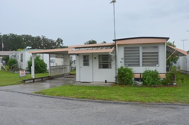2nd image of 32405 Beach Park Rd Lot 52