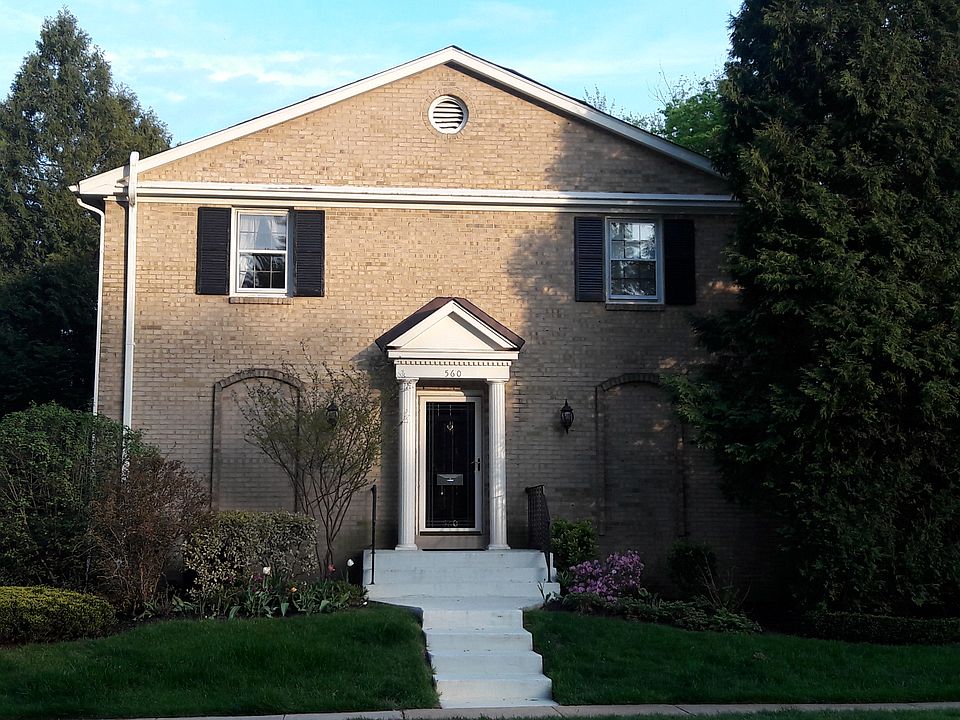 1st image of 560 Windover Ave NW