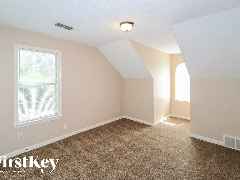 1049 Nolan Ln — Photo 13